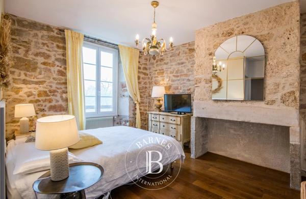 Figeac, Propriété 12 Chambres -  500 m² à vendre