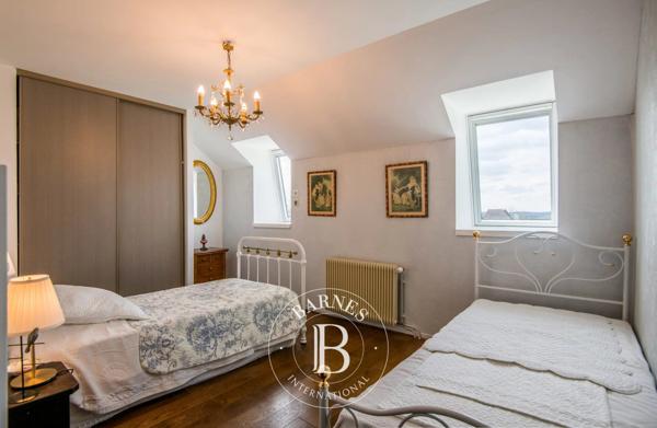 Figeac, Propriété 12 Chambres -  500 m² à vendre