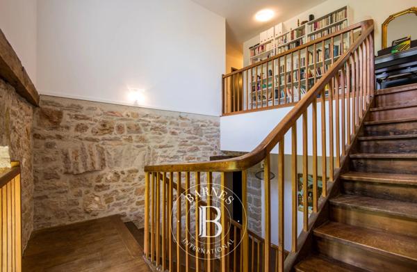 Figeac, Propriété 12 Chambres -  500 m² à vendre