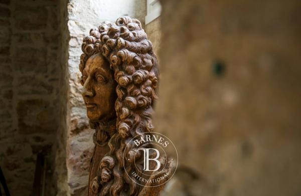 Figeac, Propriété 12 Chambres -  500 m² à vendre