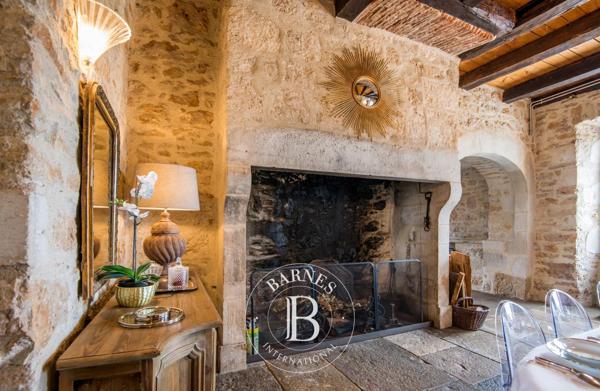 Figeac, Propriété 12 Chambres -  500 m² à vendre