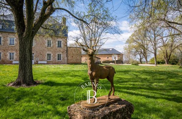 Figeac, Propriété 12 Chambres -  500 m² à vendre