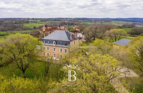 Figeac, Propriété 12 Chambres -  500 m² à vendre