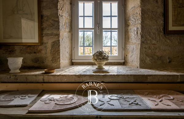 Figeac, Propriété 12 Chambres -  500 m² à vendre