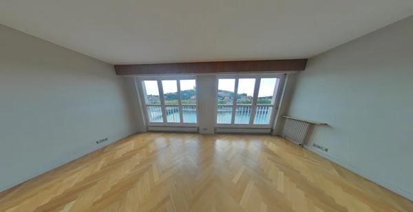 APPARTEMENT T5 A LOUER - LYON 2EME ARRONDISSEMENT La Bourse-Grenette 164.95 m 2 3 625 € charges comprises par mois