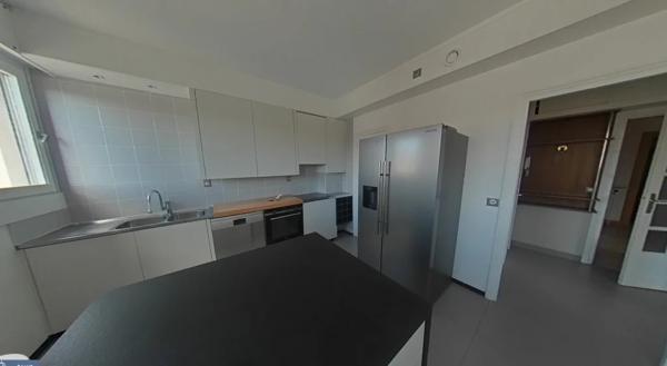 APPARTEMENT T5 A LOUER - LYON 2EME ARRONDISSEMENT La Bourse-Grenette 164.95 m 2 3 625 € charges comprises par mois