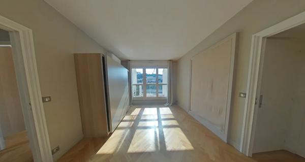 APPARTEMENT T5 A LOUER - LYON 2EME ARRONDISSEMENT La Bourse-Grenette 164.95 m 2 3 625 € charges comprises par mois