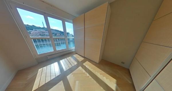 APPARTEMENT T5 A LOUER - LYON 2EME ARRONDISSEMENT La Bourse-Grenette 164.95 m 2 3 625 € charges comprises par mois