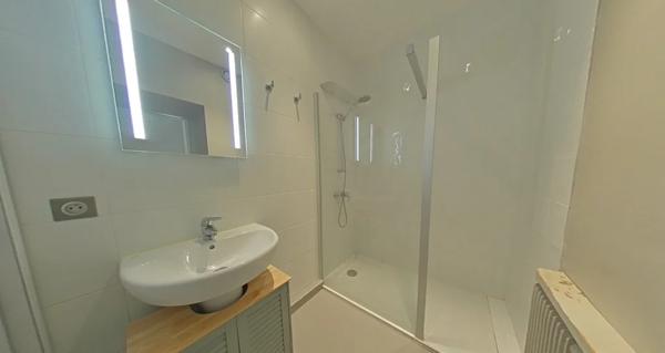 APPARTEMENT T5 A LOUER - LYON 2EME ARRONDISSEMENT La Bourse-Grenette 164.95 m 2 3 625 € charges comprises par mois