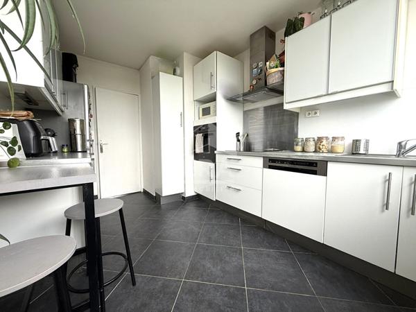 Appartement de 79m² - Crosne - 4 pièces - 3 chambres.