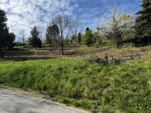 Vals-les-Bains (07600) Beau Terrain secteur Prisé
