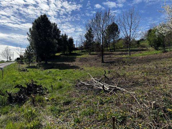 Vals-les-Bains (07600) Beau Terrain secteur Prisé