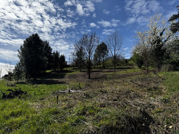 Vals-les-Bains (07600) Beau Terrain secteur Prisé