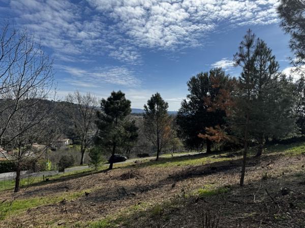 Vals-les-Bains (07600) Beau Terrain secteur Prisé