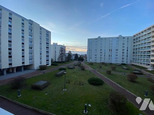 Saint Marceaux : appartement de 4 pièces avec balcon