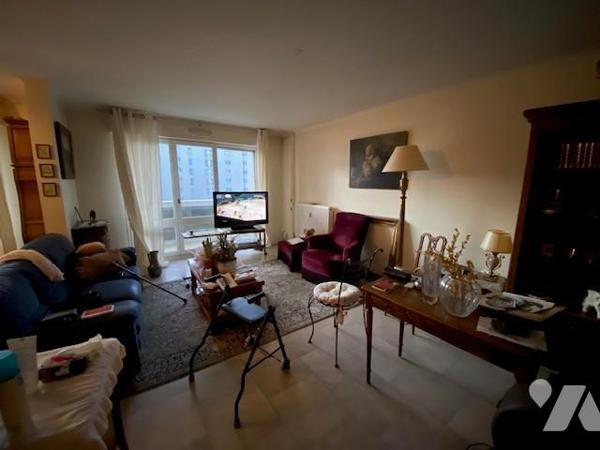 Saint Marceaux : appartement de 4 pièces avec balcon