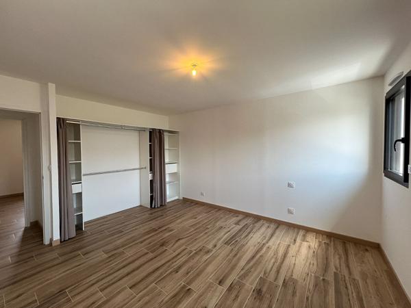 Maison de 2022 a  Saint Barthelemy D  Anjou de 5 chambres