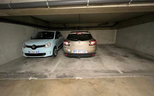 Stationnement à vendre    Reims