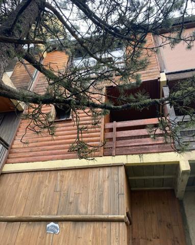 Chalet aux Angles, 3 niveaux, 56,31 m² Carrez + 14.85m² hors carrez, vue lac & montagne, exposition Sud Est