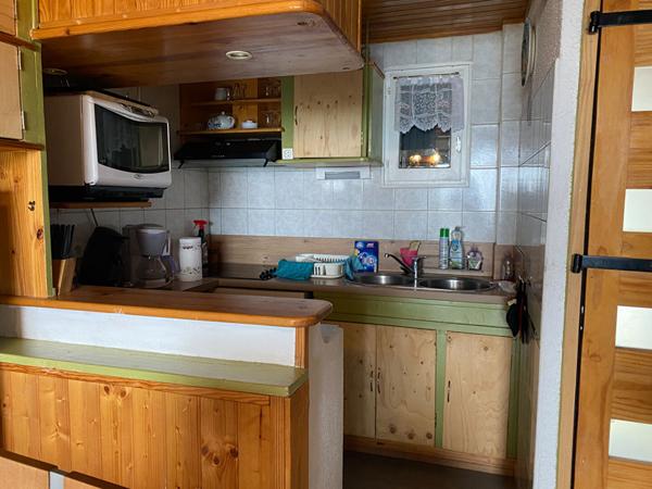 Chalet aux Angles, 3 niveaux, 56,31 m² Carrez + 14.85m² hors carrez, vue lac & montagne, exposition Sud Est