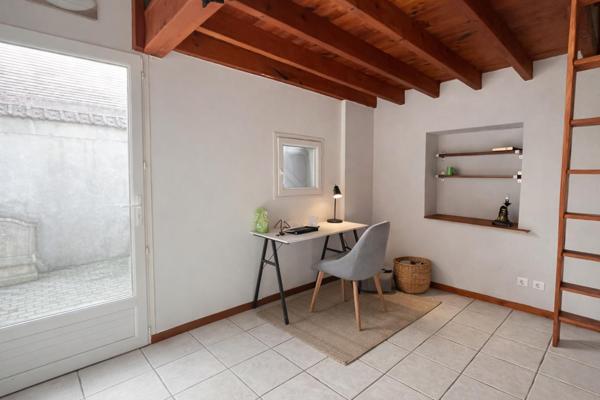 Maison
                                                                                                                                                                                                                                                                                                                        2 pièce(s)                                                                                                                                                                                                          1 chambre(s)                                                                                                                                                                                                          43  m²