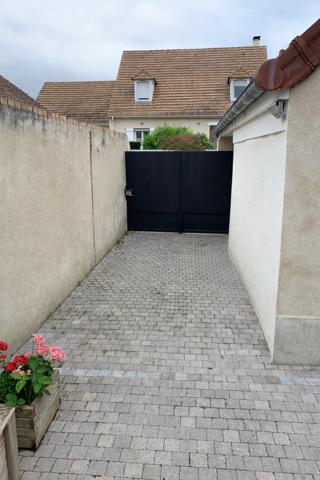 Maison
                                                                                                                                                                                                                                                                                                                        2 pièce(s)                                                                                                                                                                                                          1 chambre(s)                                                                                                                                                                                                          43  m²