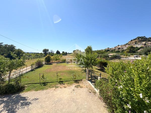 A VENDRE 84160 CADENET MAISON DE VILLAGE TYPE 4 PIECES D'ENVIRON 116M²  ( 99M² HABITABLE ET VERANDA DE 17M² ) AVEC GARAGES ET JARDIN