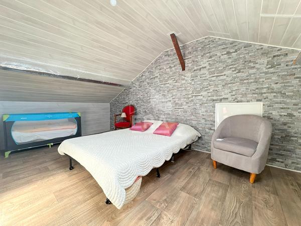 A VENDRE 84160 CADENET MAISON DE VILLAGE TYPE 4 PIECES D'ENVIRON 116M²  ( 99M² HABITABLE ET VERANDA DE 17M² ) AVEC GARAGES ET JARDIN