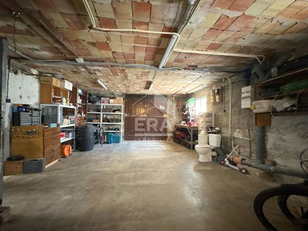 A VENDRE 84160 CADENET MAISON DE VILLAGE TYPE 4 PIECES D'ENVIRON 116M²  ( 99M² HABITABLE ET VERANDA DE 17M² ) AVEC GARAGES ET JARDIN