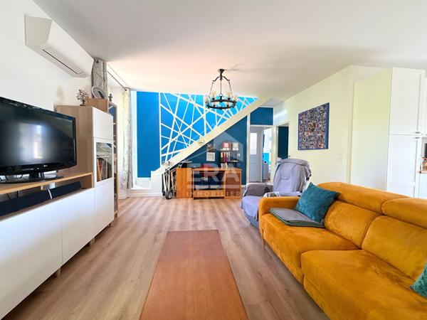 A VENDRE 84160 CADENET MAISON DE VILLAGE TYPE 4 PIECES D'ENVIRON 116M²  ( 99M² HABITABLE ET VERANDA DE 17M² ) AVEC GARAGES ET JARDIN