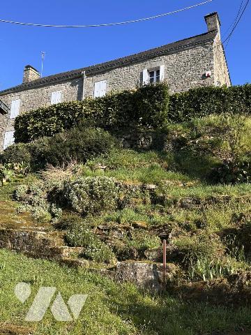 A 15 MIN DE VANNES  CAMPAGNE PROCHE D'UN BOURG - PROPRIETE DEUX HABITATIONS SUR PLUS DE 5 HECTARES