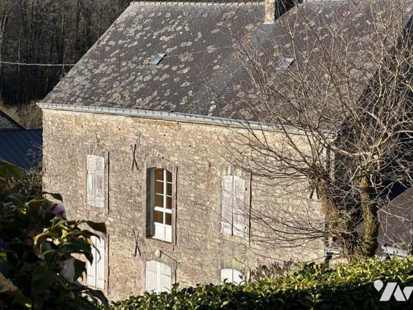 A 15 MIN DE VANNES  CAMPAGNE PROCHE D'UN BOURG - PROPRIETE DEUX HABITATIONS SUR PLUS DE 5 HECTARES