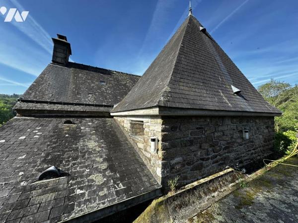 A 15 MIN DE VANNES  CAMPAGNE PROCHE D'UN BOURG - PROPRIETE DEUX HABITATIONS SUR PLUS DE 5 HECTARES