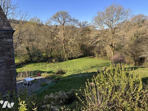 A 15 MIN DE VANNES  CAMPAGNE PROCHE D'UN BOURG - PROPRIETE DEUX HABITATIONS SUR PLUS DE 5 HECTARES