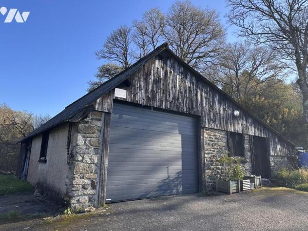 A 15 MIN DE VANNES  CAMPAGNE PROCHE D'UN BOURG - PROPRIETE DEUX HABITATIONS SUR PLUS DE 5 HECTARES