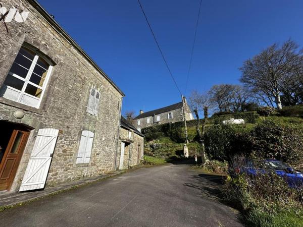 A 15 MIN DE VANNES  CAMPAGNE PROCHE D'UN BOURG - PROPRIETE DEUX HABITATIONS SUR PLUS DE 5 HECTARES