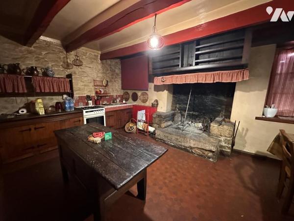 A 15 MIN DE VANNES  CAMPAGNE PROCHE D'UN BOURG - PROPRIETE DEUX HABITATIONS SUR PLUS DE 5 HECTARES