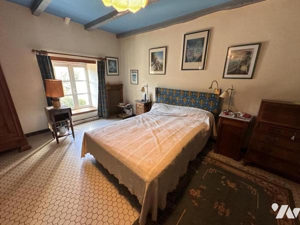 A 15 MIN DE VANNES  CAMPAGNE PROCHE D'UN BOURG - PROPRIETE DEUX HABITATIONS SUR PLUS DE 5 HECTARES