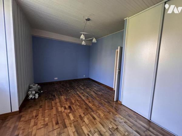 A 15 MIN DE VANNES  CAMPAGNE PROCHE D'UN BOURG - PROPRIETE DEUX HABITATIONS SUR PLUS DE 5 HECTARES