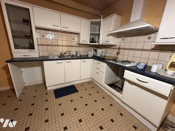 A 15 MIN DE VANNES  CAMPAGNE PROCHE D'UN BOURG - PROPRIETE DEUX HABITATIONS SUR PLUS DE 5 HECTARES