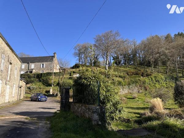 A 15 MIN DE VANNES  CAMPAGNE PROCHE D'UN BOURG - PROPRIETE DEUX HABITATIONS SUR PLUS DE 5 HECTARES