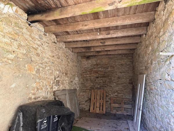 A 15 MIN DE VANNES  CAMPAGNE PROCHE D'UN BOURG - PROPRIETE DEUX HABITATIONS SUR PLUS DE 5 HECTARES