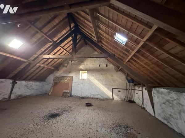 A 15 MIN DE VANNES  CAMPAGNE PROCHE D'UN BOURG - PROPRIETE DEUX HABITATIONS SUR PLUS DE 5 HECTARES