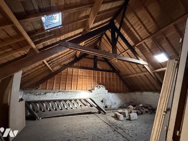 A 15 MIN DE VANNES  CAMPAGNE PROCHE D'UN BOURG - PROPRIETE DEUX HABITATIONS SUR PLUS DE 5 HECTARES