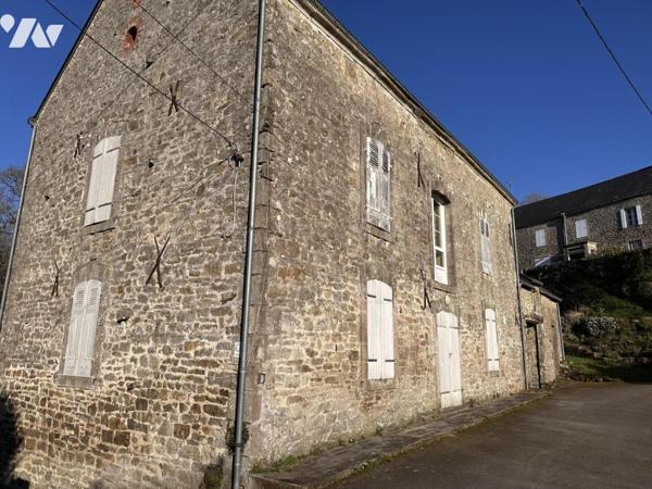 A 15 MIN DE VANNES  CAMPAGNE PROCHE D'UN BOURG - PROPRIETE DEUX HABITATIONS SUR PLUS DE 5 HECTARES