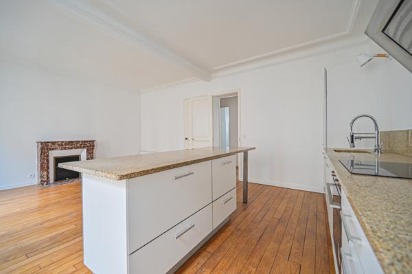 Paris (75012) Charme de l’ancien et confort moderne – Joli 2 pièces rue de Charenton – Paris 12