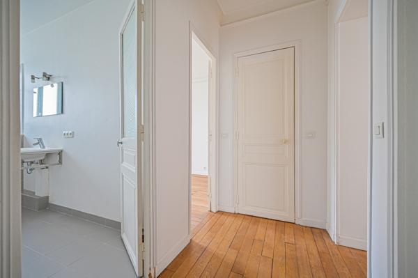 Paris (75012) Charme de l’ancien et confort moderne – Joli 2 pièces rue de Charenton – Paris 12