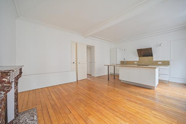 Paris (75012) Charme de l’ancien et confort moderne – Joli 2 pièces rue de Charenton – Paris 12