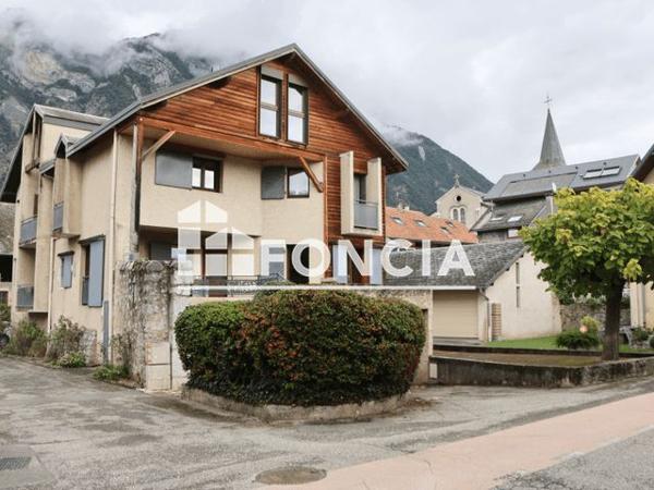 À vendre Immeuble 300 m² - Porte-de-savoie 73800