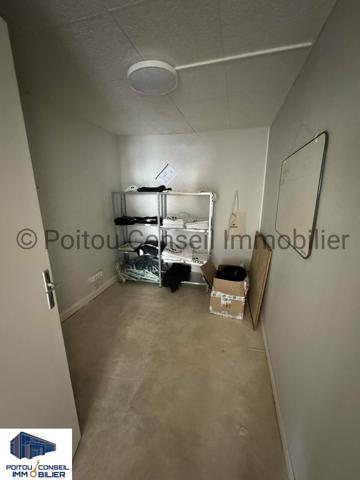 CENTRE VILLE AVENUE DE LA ROCHELLE 80m2 BUREAUX